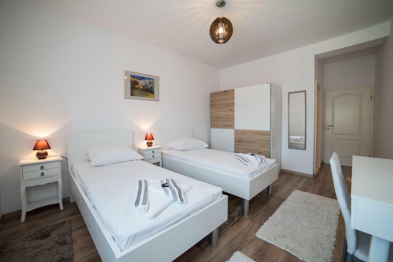 De Luxe Apartment Mediteran 2**** Zaton  Esterno foto
